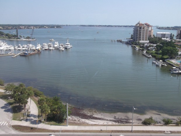 Looking out over Sarasota Bay from Lenny's appartment. Looking out over Sarasota Bay from Lenny's appartment.