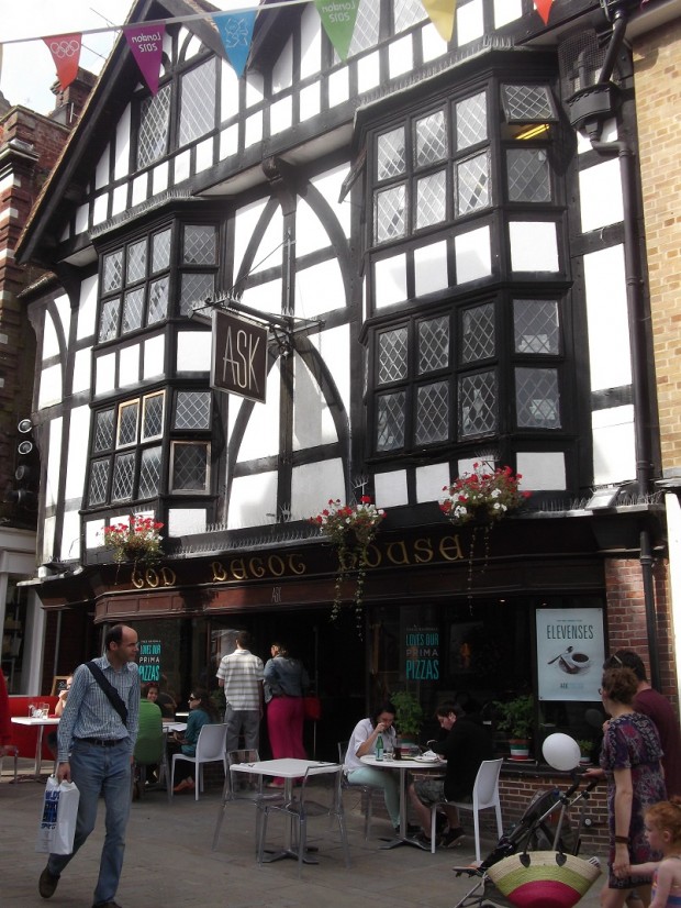 Historic buildings in Winchester are wonderful Historic buildings in Winchester are wonderful